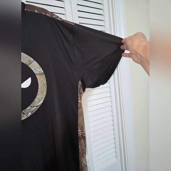 Marvel x Realtree Men's XXL Deadpool T-Shirt - Picture 4 of 12